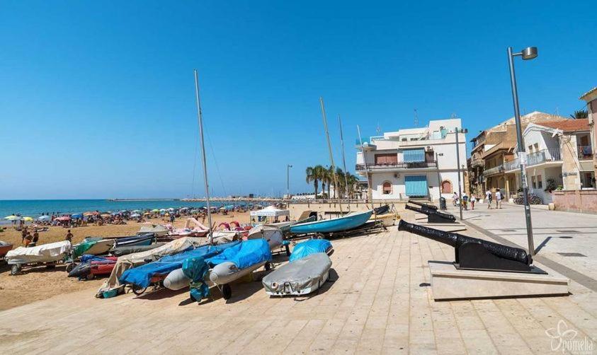 Debel House Bed and Breakfast Marina di Ragusa Exteriör bild